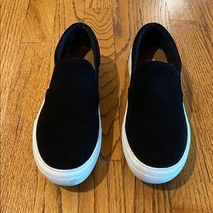 Steve Madden Black Suede Slip-On Gills